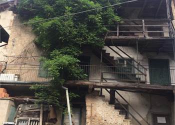 VALMORBIA VENDESI PORZIONE DI CASA