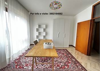 STANZA CON BALCONE PRIVATO CENTRO STORICO ROVERETO