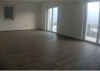 AFFITTASI DUE STANZA A POMAROLO